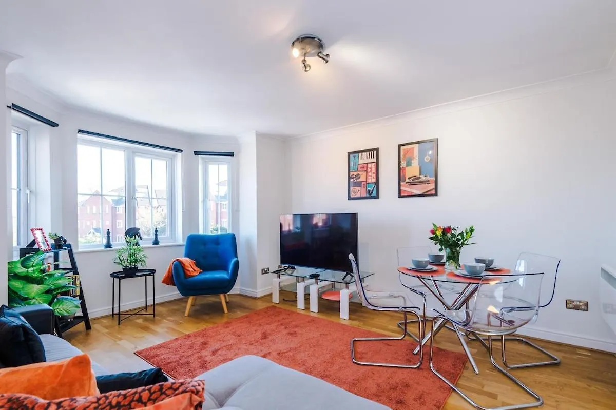 Comfy & Convenient 2Br Apartment Near Chester