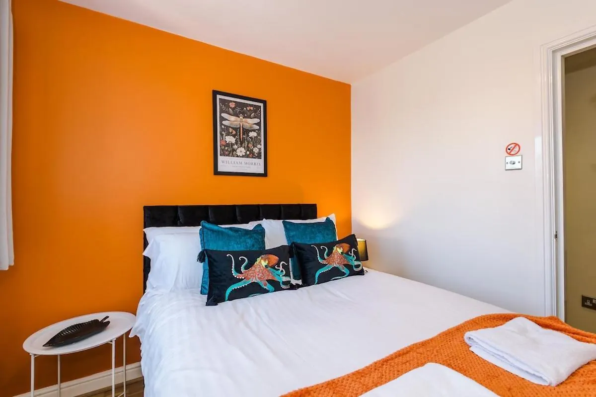 Comfy & Convenient 2Br Apartment Near Chester United Kingdom