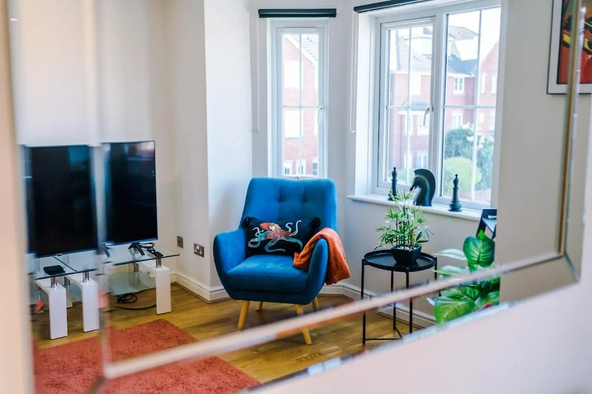 Comfy & Convenient 2Br Apartment Near Chester