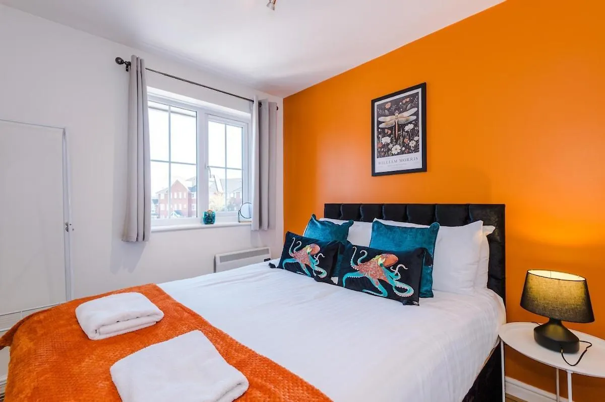 Comfy & Convenient 2Br Apartment Near Chester 0*,